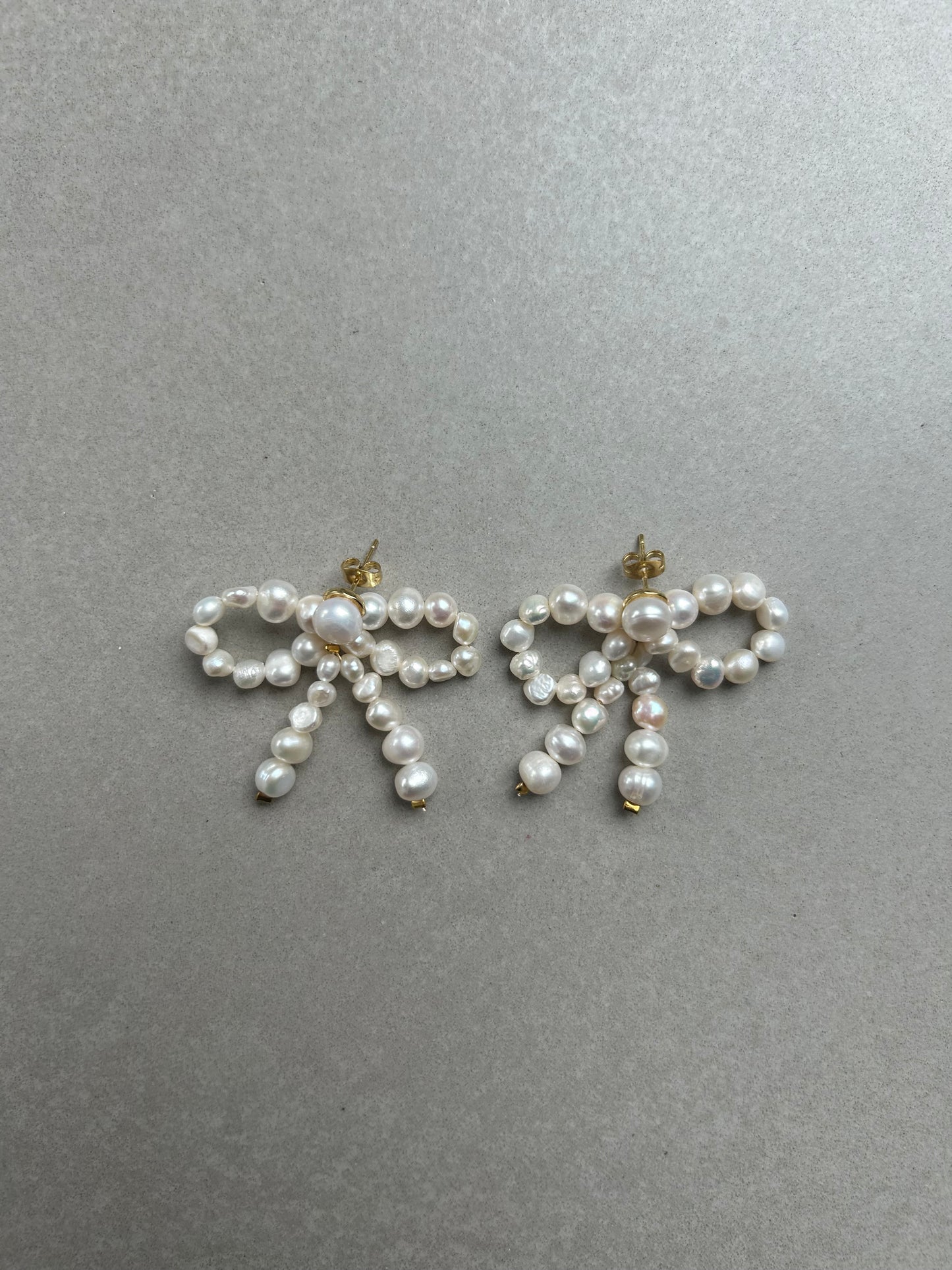 BOW Earring