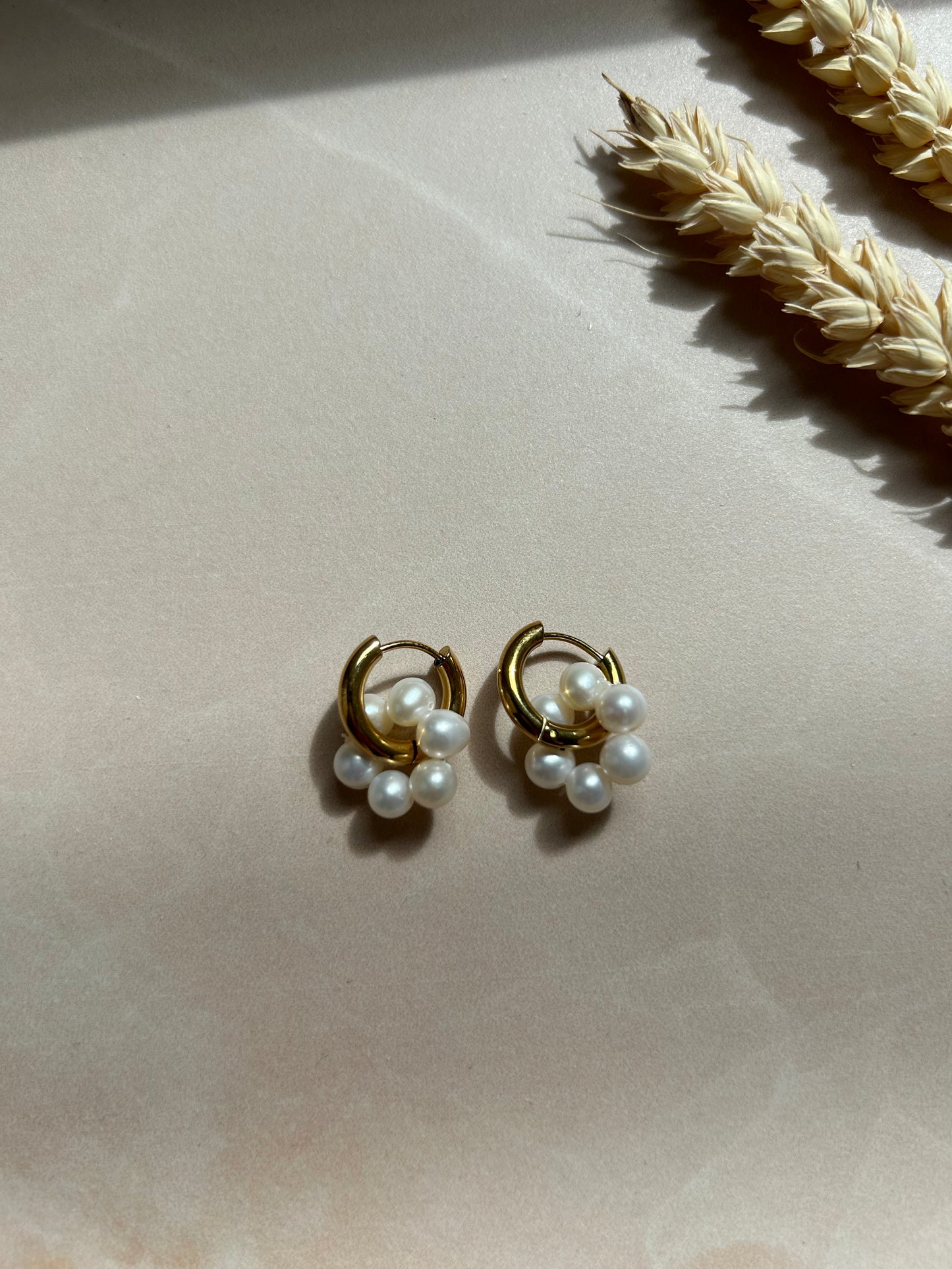 ANNA Pearl Hoops